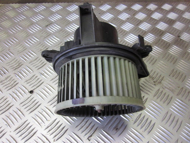 Fiat Punto II Varmeblæser Med OEM Nr. Ophugger Fra Fiat Ophugger