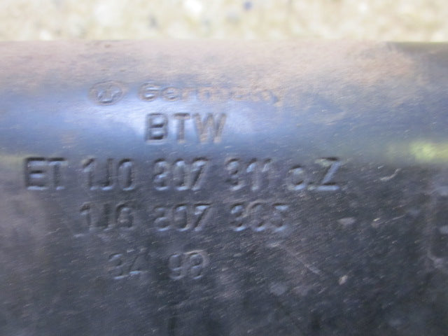 VW Bora 1J Bagkofanger Rå Med OEM Nr. Ophugger Fra VW Ophugger