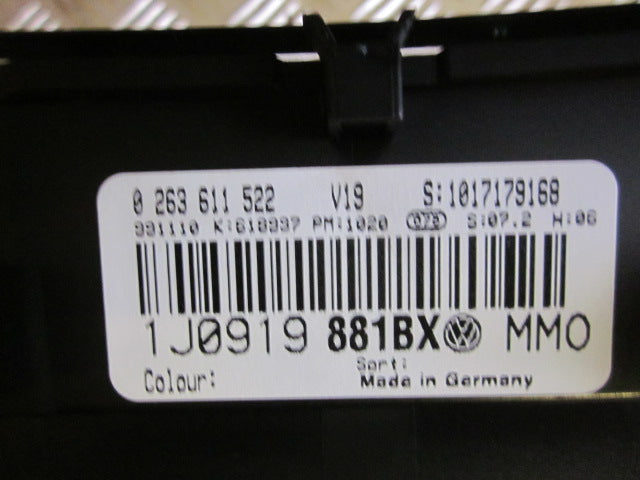 VW Bora 1J Speedometer - Instrument Med OEM Nr. 1J0919881BX Fra VW Ophugger