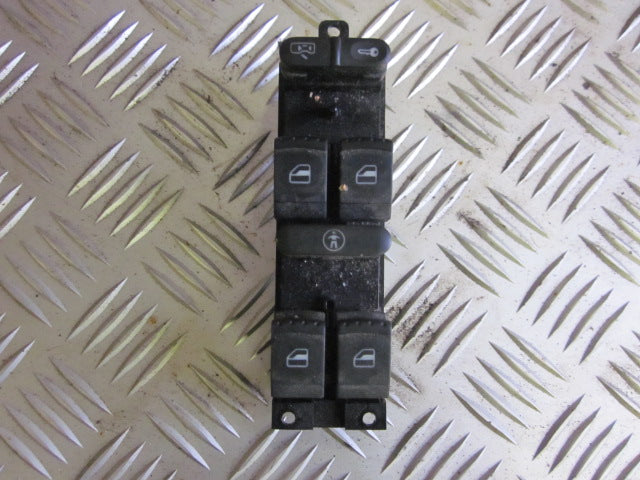 VW Bora 1J Kontakt Rudehejs Med OEM Nr. Ophugger Fra VW Ophugger