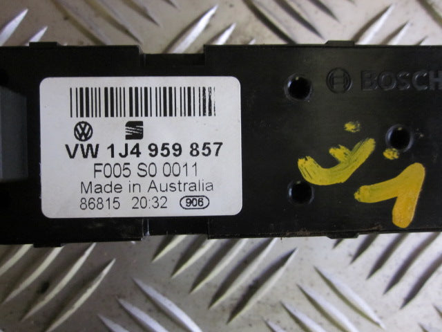 VW Bora 1J Kontakt Rudehejs Med OEM Nr. Ophugger Fra VW Ophugger