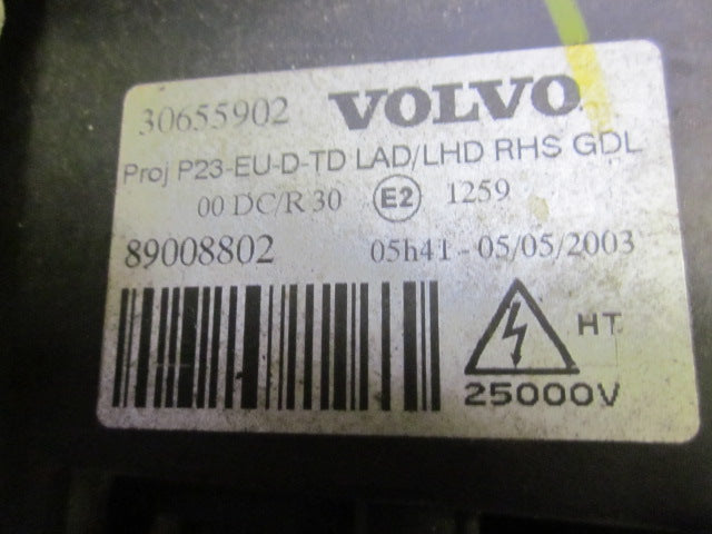 Volvo 80 Serie Forlygte Med OEM Nr. 89008802 Fra Volvo Ophugger