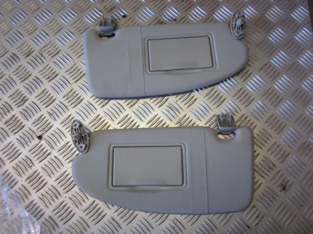 Ford Focus Solskærm Med OEM Nr. Ophugger Fra Ford Ophugger