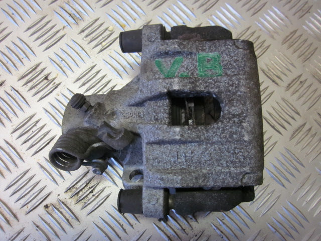 Ford Focus Bremsekaliber VB Med OEM Nr. Ophugger Fra Ford Ophugger