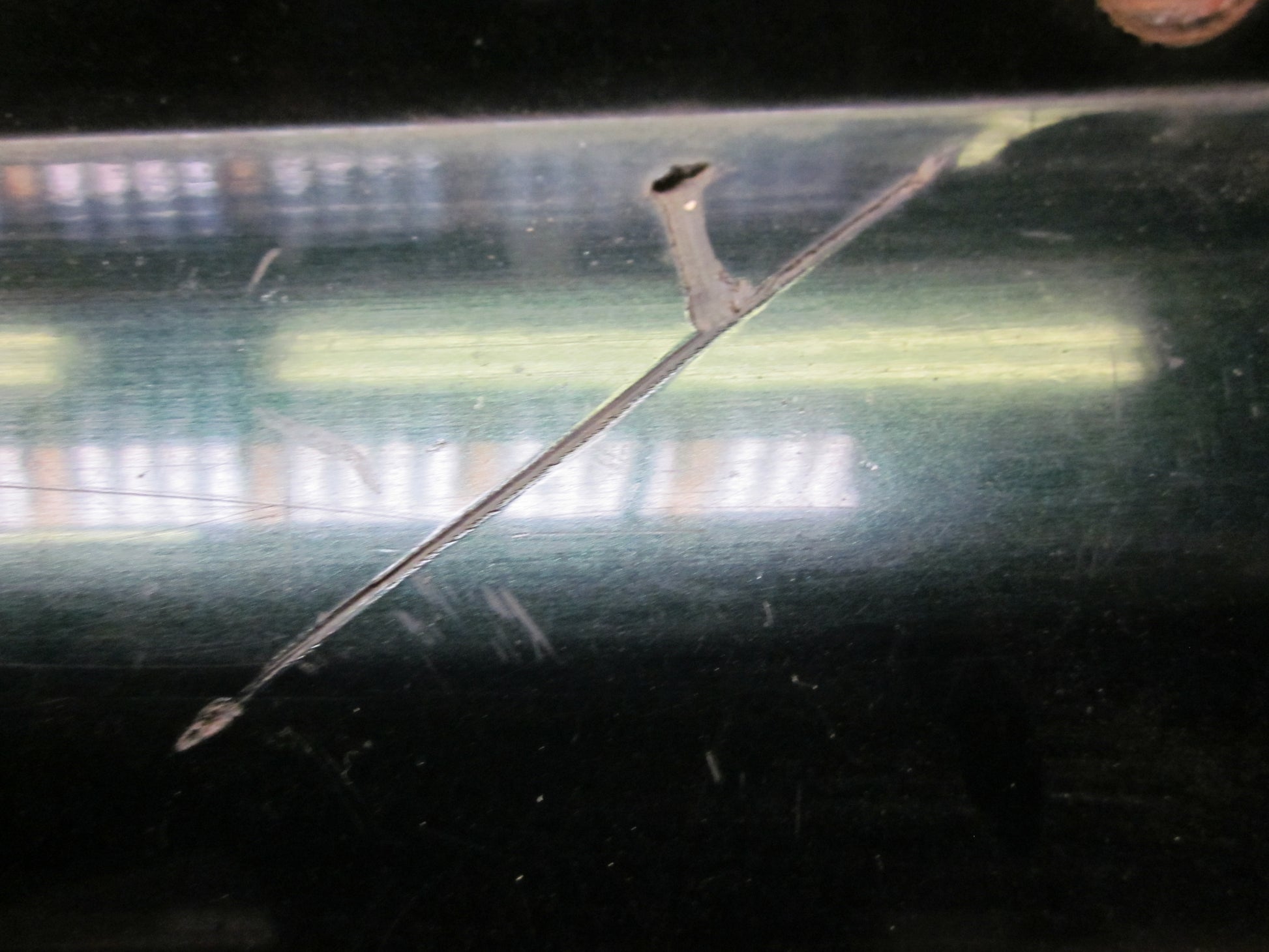 Mazda 323 F 5D BJ14 Bagkofanger Med OEM Nr. Ophugger Fra Mazda Ophugger