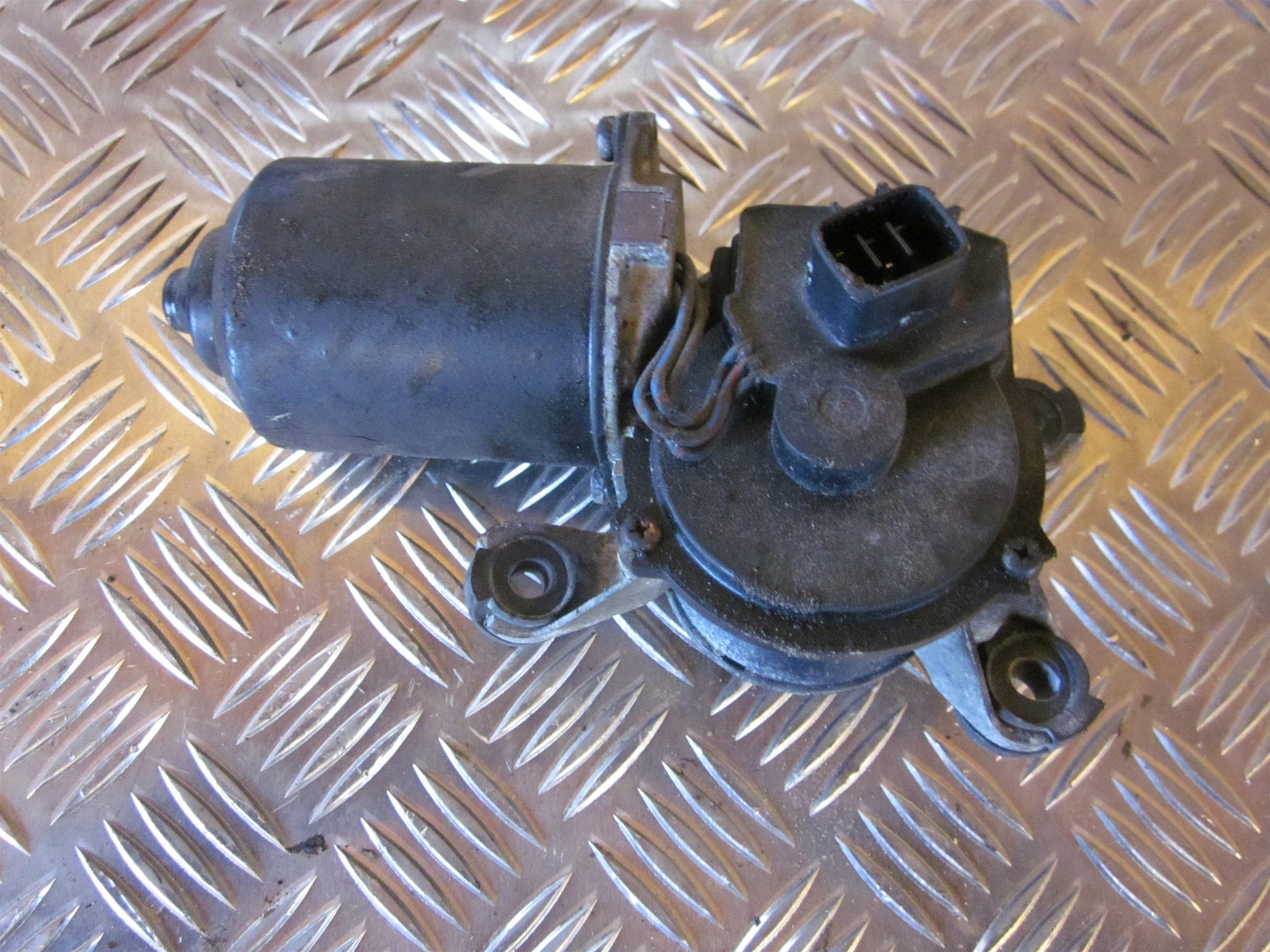 Toyota Corolla 3D–5D HB E100 Viskermotor Med OEM Nr. Ophugger Fra Toyota Ophugger