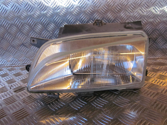 Citroen Berlingo Forlygte Med OEM Nr. Ophugger Fra Citroen Ophugger