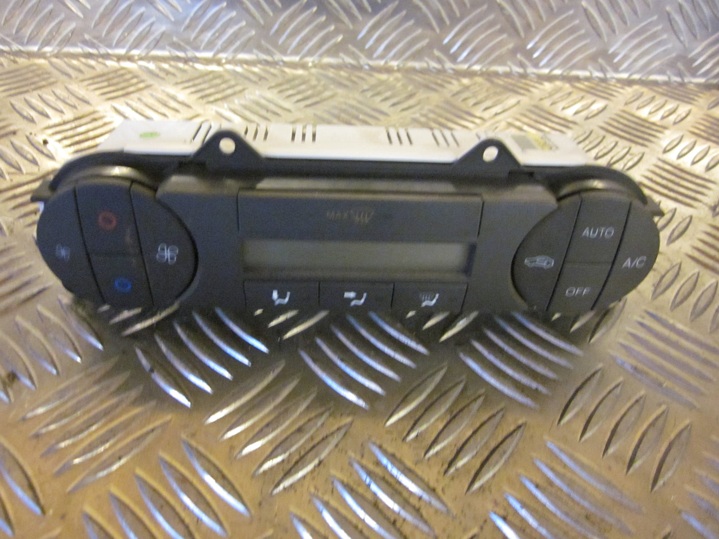 Ford Mondeo 3 Varmeregulering Med OEM Nr. Ophugger Fra Ford Ophugger