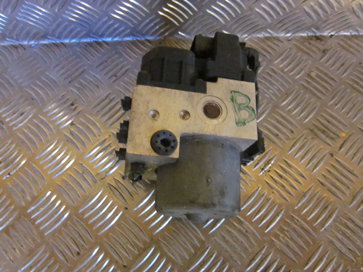 Renault Megane Abs Pumpe Med OEM Nr. 0273004395 Fra Renault Ophugger