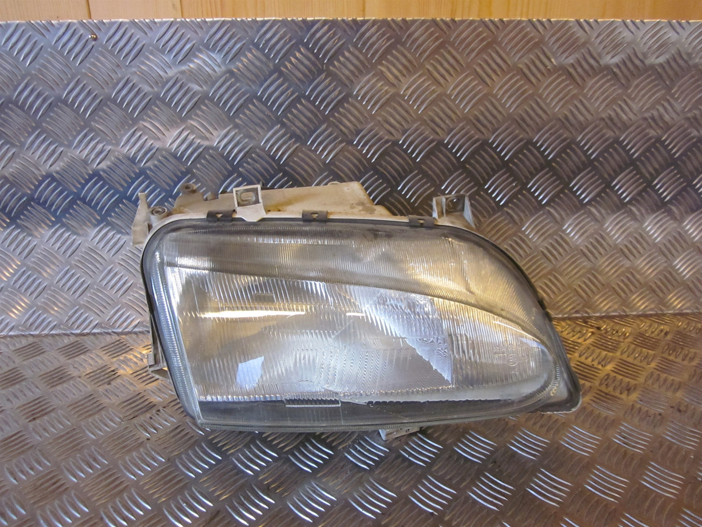 Ford Galaxy Forlygte Med OEM Nr. Ophugger Fra Ford Ophugger