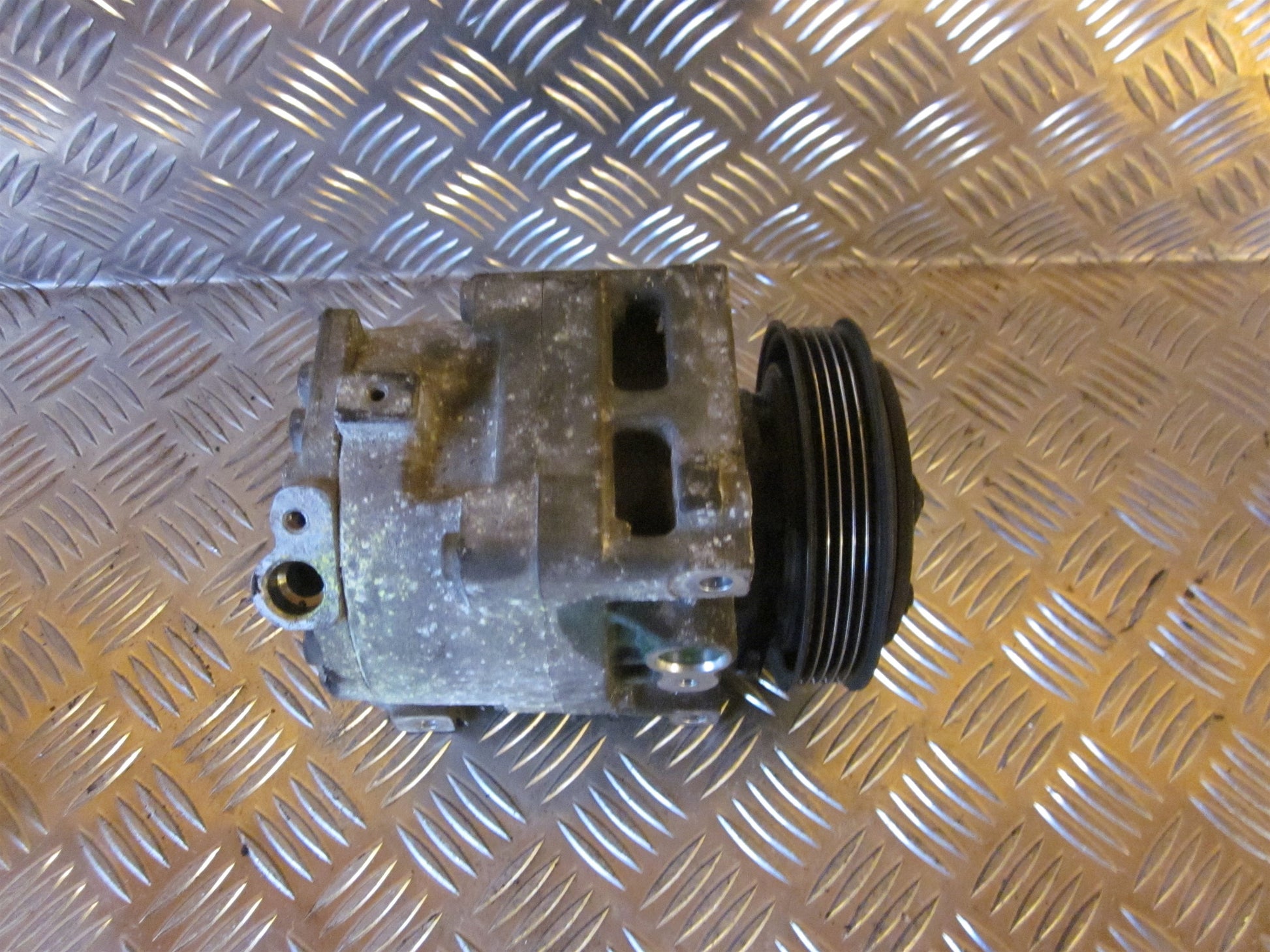 Fiat Punto II Aircondition Pumpe Med OEM Nr. 592475900 Fra Fiat Ophugger