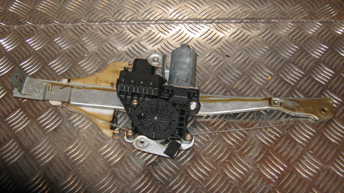 Ford Mondeo 3 Rudemotor - Rudehejs Med OEM Nr. Ophugger Fra Ford Ophugger