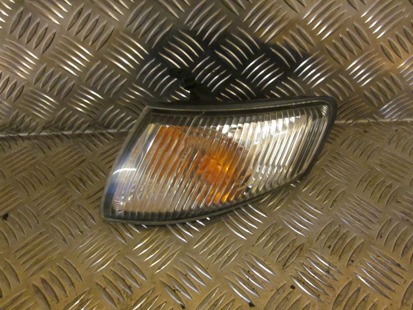 Mazda 626 GF/GW Blinklygte For Med OEM Nr. Ophugger Fra Mazda Ophugger