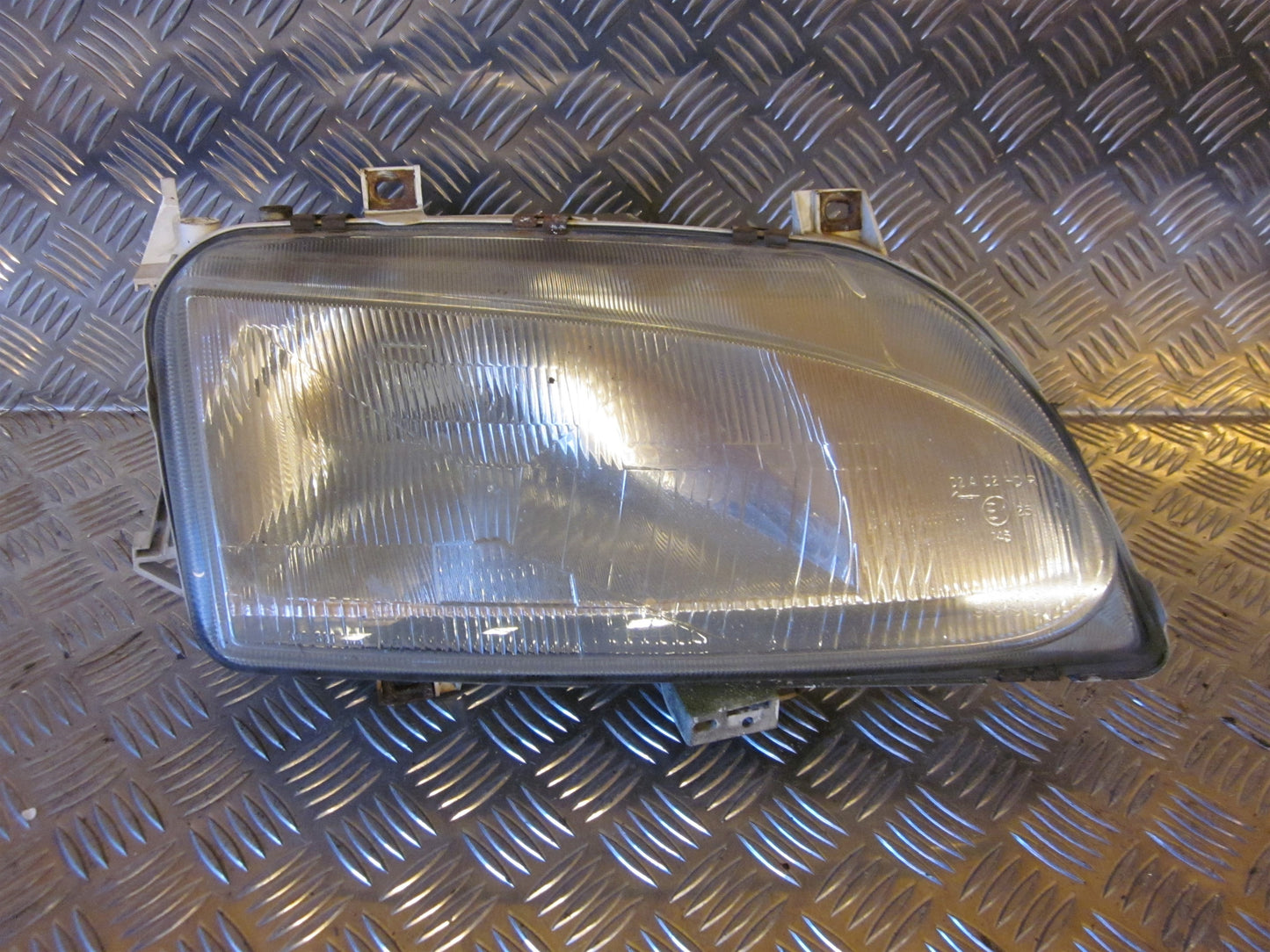 Ford Galaxy Forlygte Med OEM Nr. Ophugger Fra Ford Ophugger