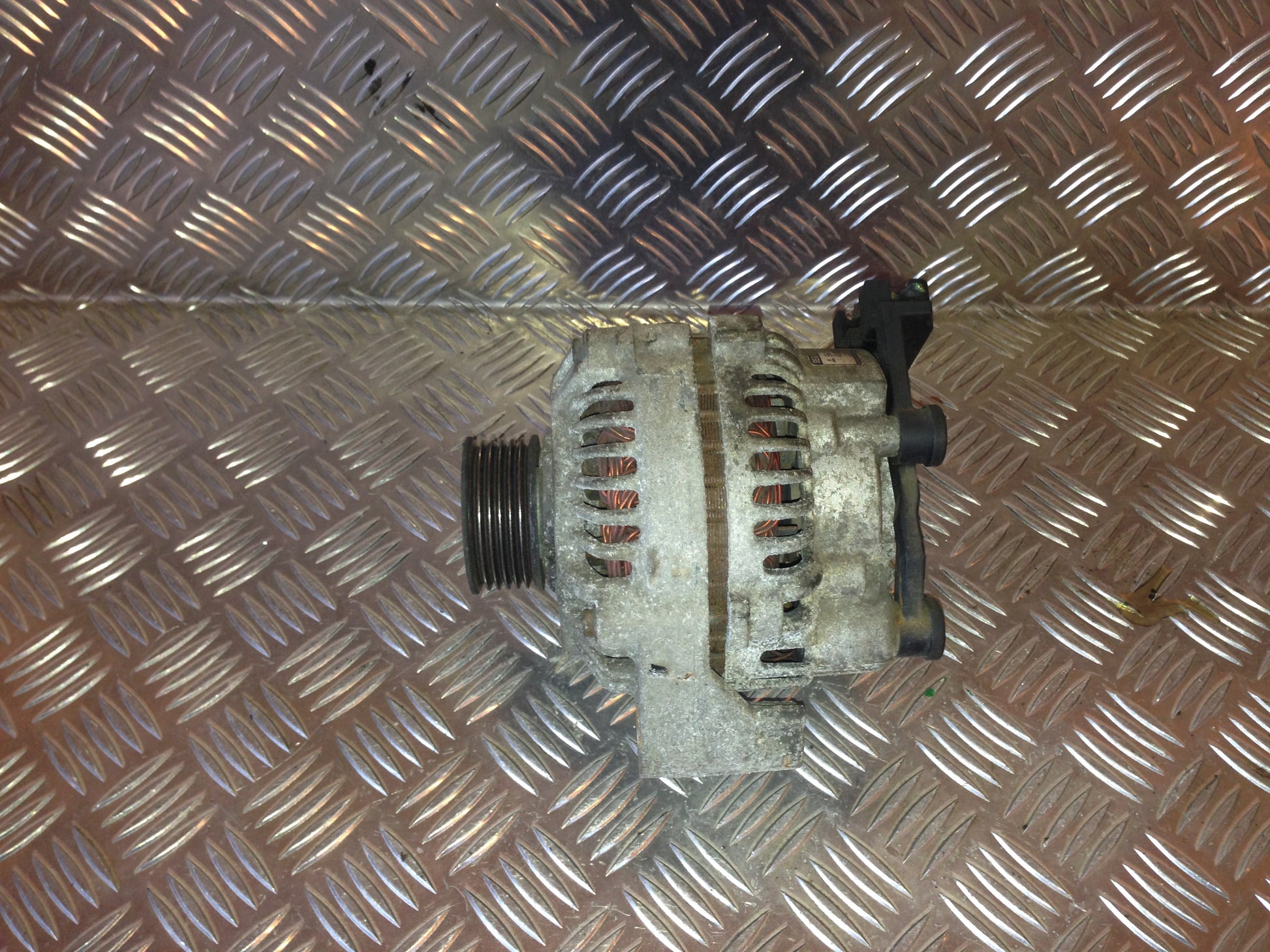 Peugeot 406 Generator Med OEM Nr. A002TA2091 Fra Peugeot Ophugger