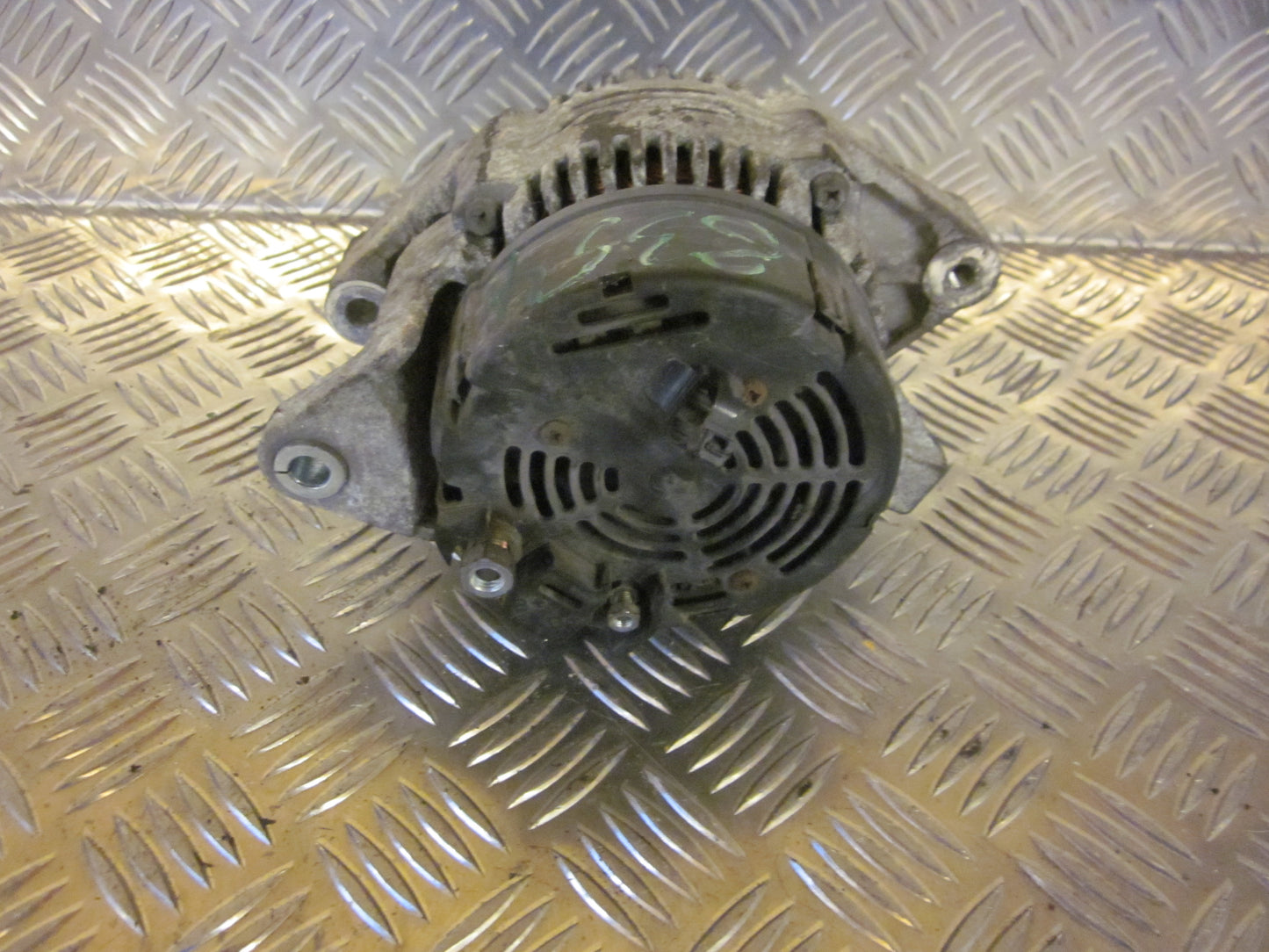 Opel Corsa B Generator Med OEM Nr. Ophugger Fra Opel Ophugger