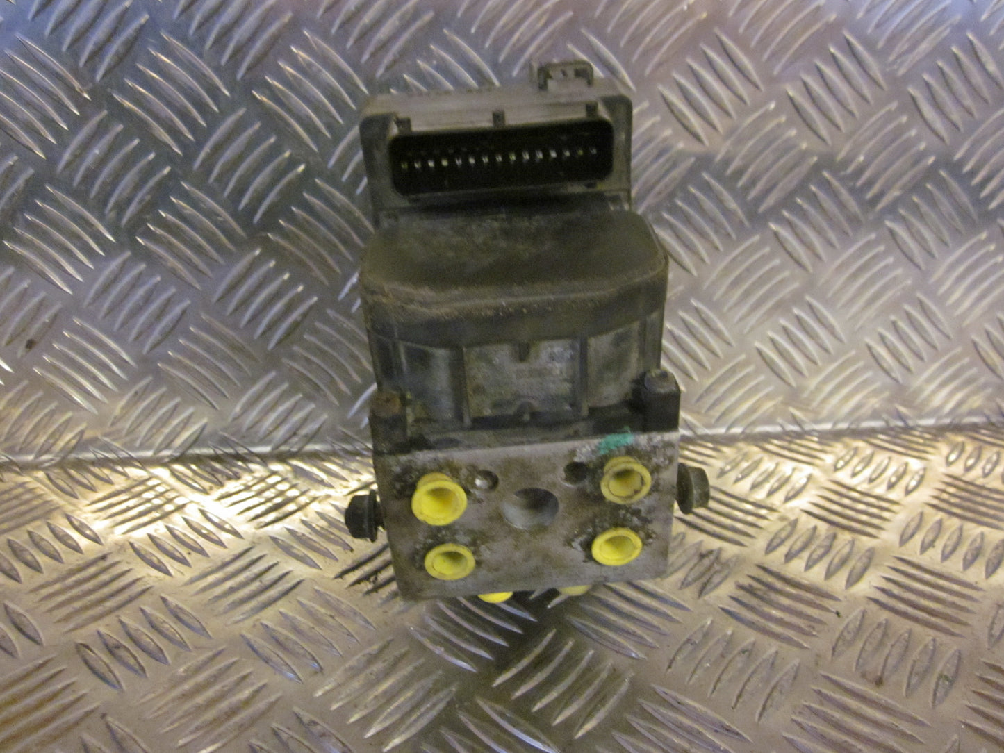 Peugeot 306 Abs Pumpe Med OEM Nr. 0273004413 Fra Peugeot Ophugger