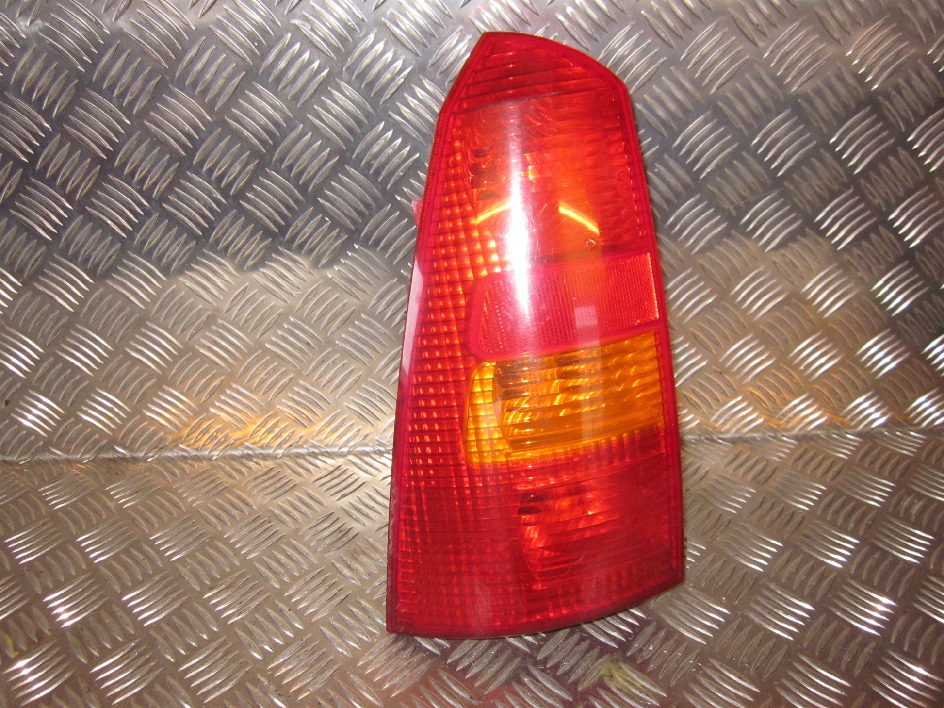 Ford Focus Baglygte Med OEM Nr. Ophugger Fra Ford Ophugger