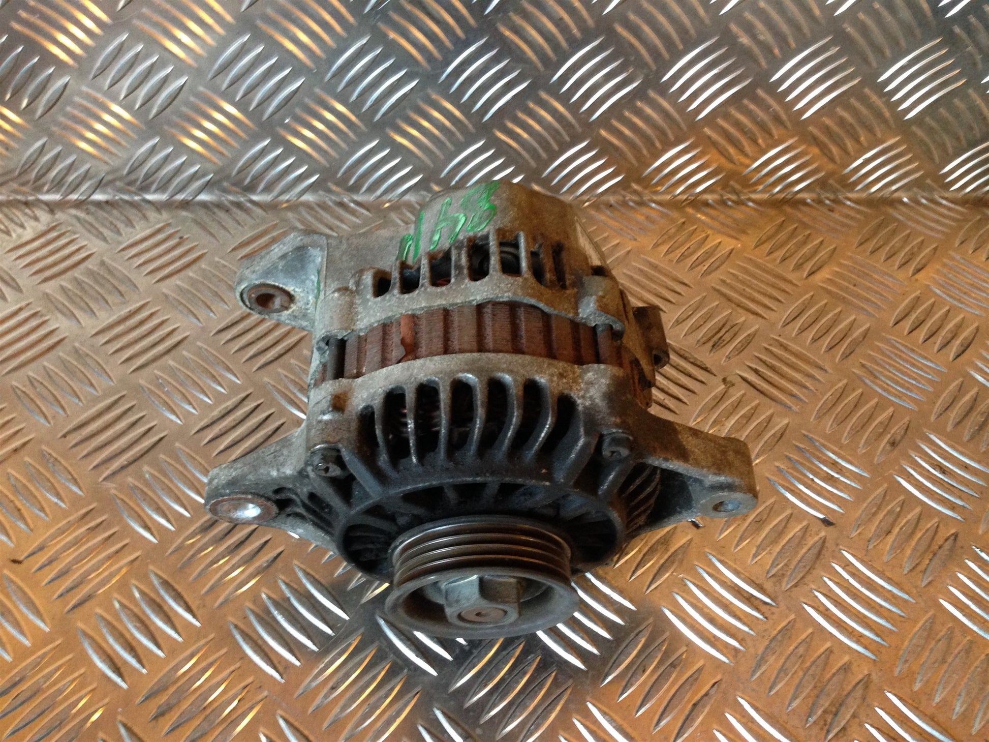 Nissan Almera N15 Generator Med OEM Nr. 231000M010 Fra Nissan Ophugger