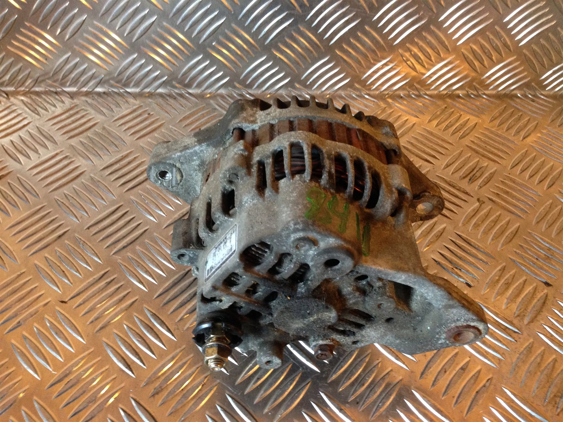 Nissan Almera N15 Generator Med OEM Nr. 231000M010 Fra Nissan Ophugger