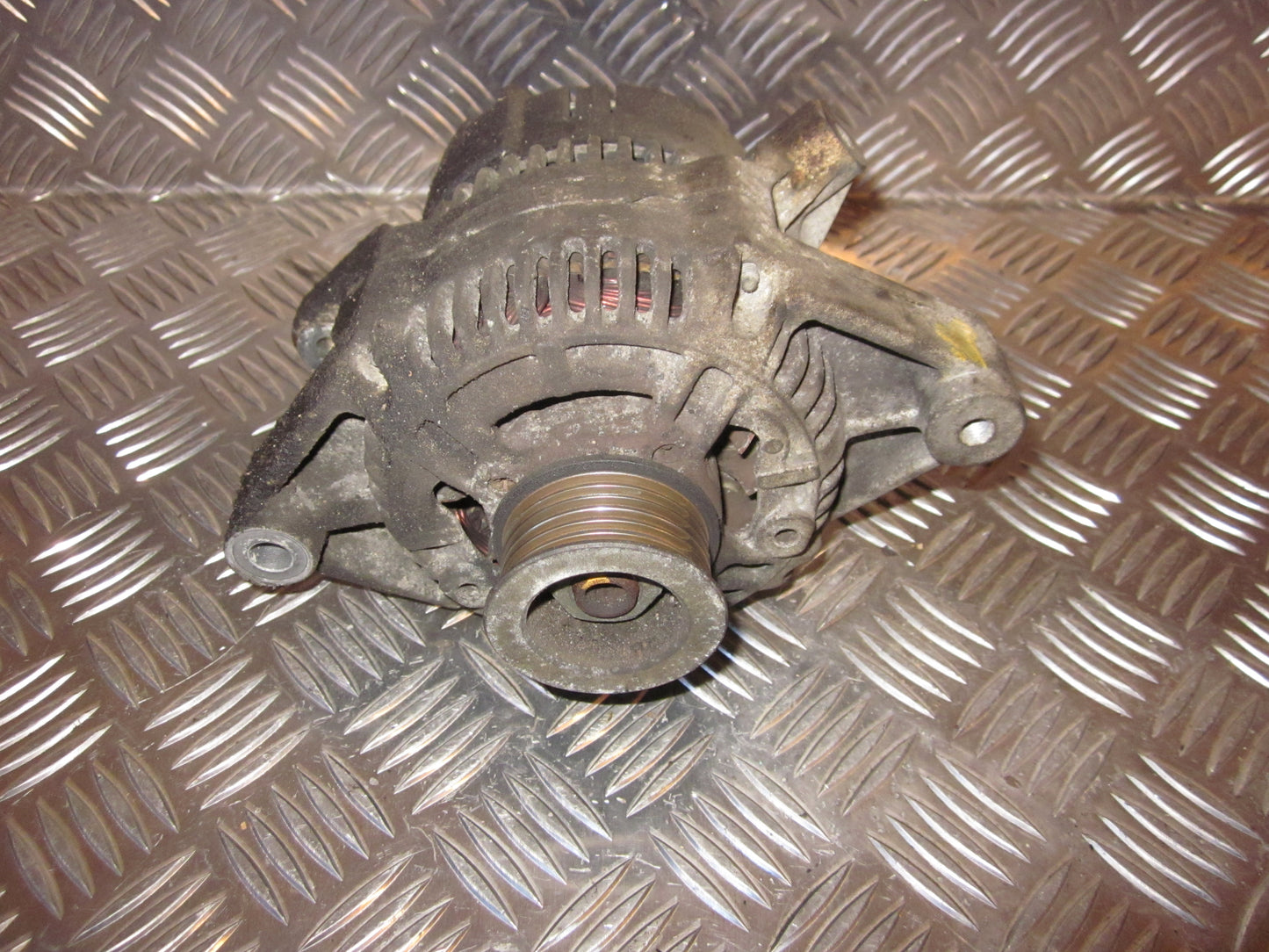 Opel Astra F Generator Med OEM Nr. 90413760 Fra Opel Ophugger