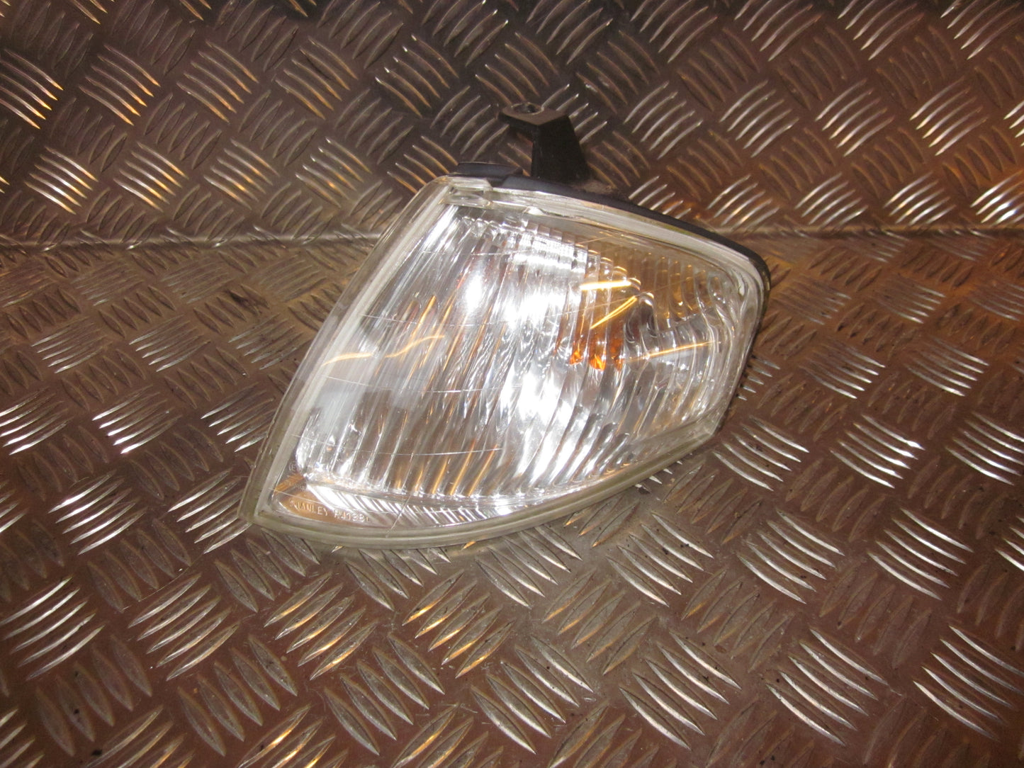 Mazda 323 F 5D BJ14 Blinklygte For Med OEM Nr. Ophugger Fra Mazda Ophugger