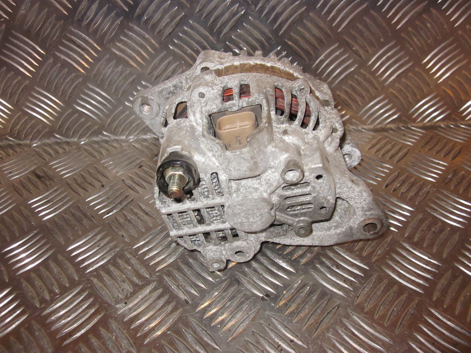 Mazda 323 F 5D BJ14 Generator Med OEM Nr. A2TB0091A Fra Mazda Ophugger