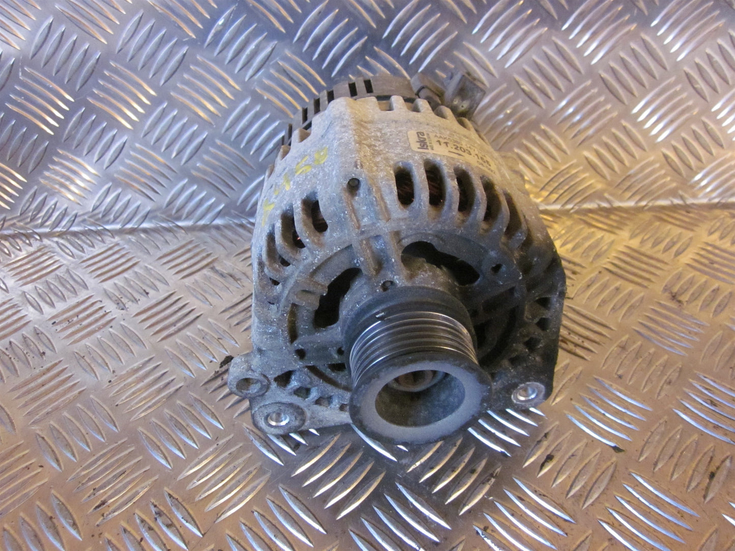 VW Polo 3 5D 6N Generator Med OEM Nr. 11203165 Fra VW Ophugger