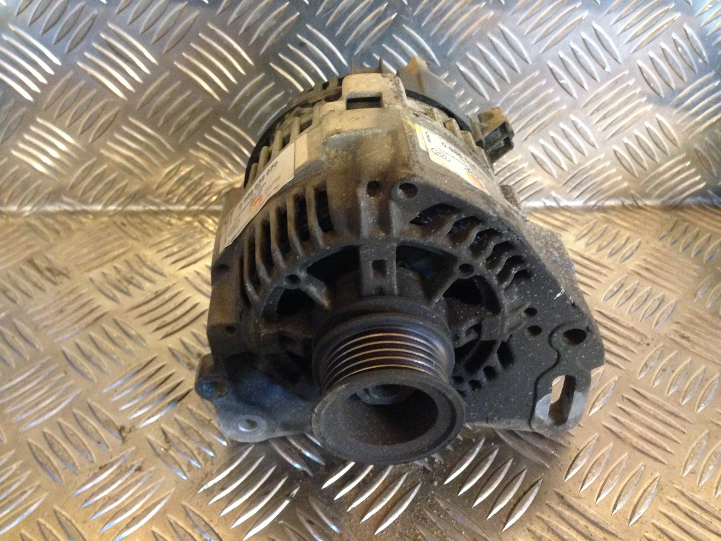 VW Golf 3 1H Generator Med OEM Nr. 0986038070 Fra VW Ophugger