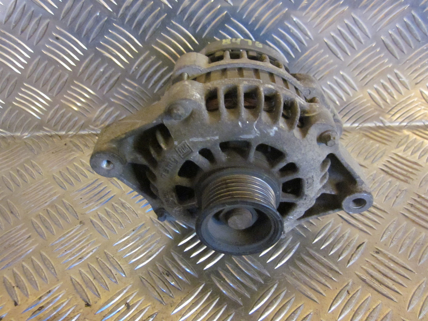 Opel Vectra B Generator Med OEM Nr. Ophugger Fra Opel Ophugger