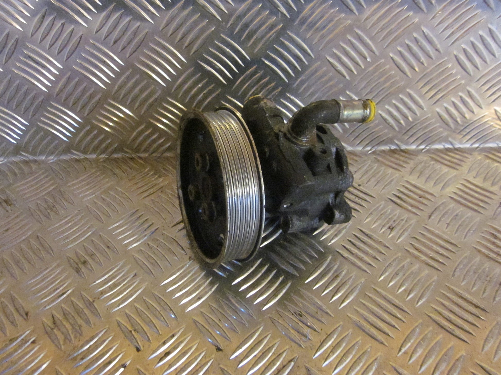 Skoda Octavia Servopumpe Med OEM Nr. 2K0422154A Fra Skoda Ophugger