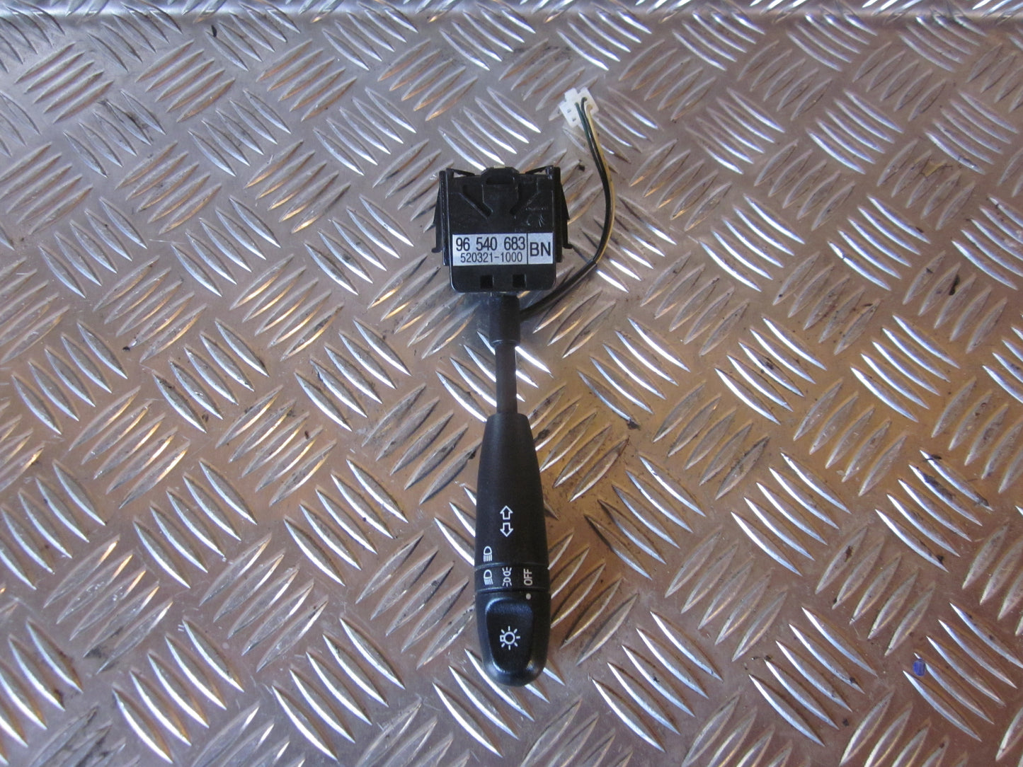 Daewoo Kalos Kontakt Visker Med OEM Nr. 96540686 Fra Daewoo Ophugger
