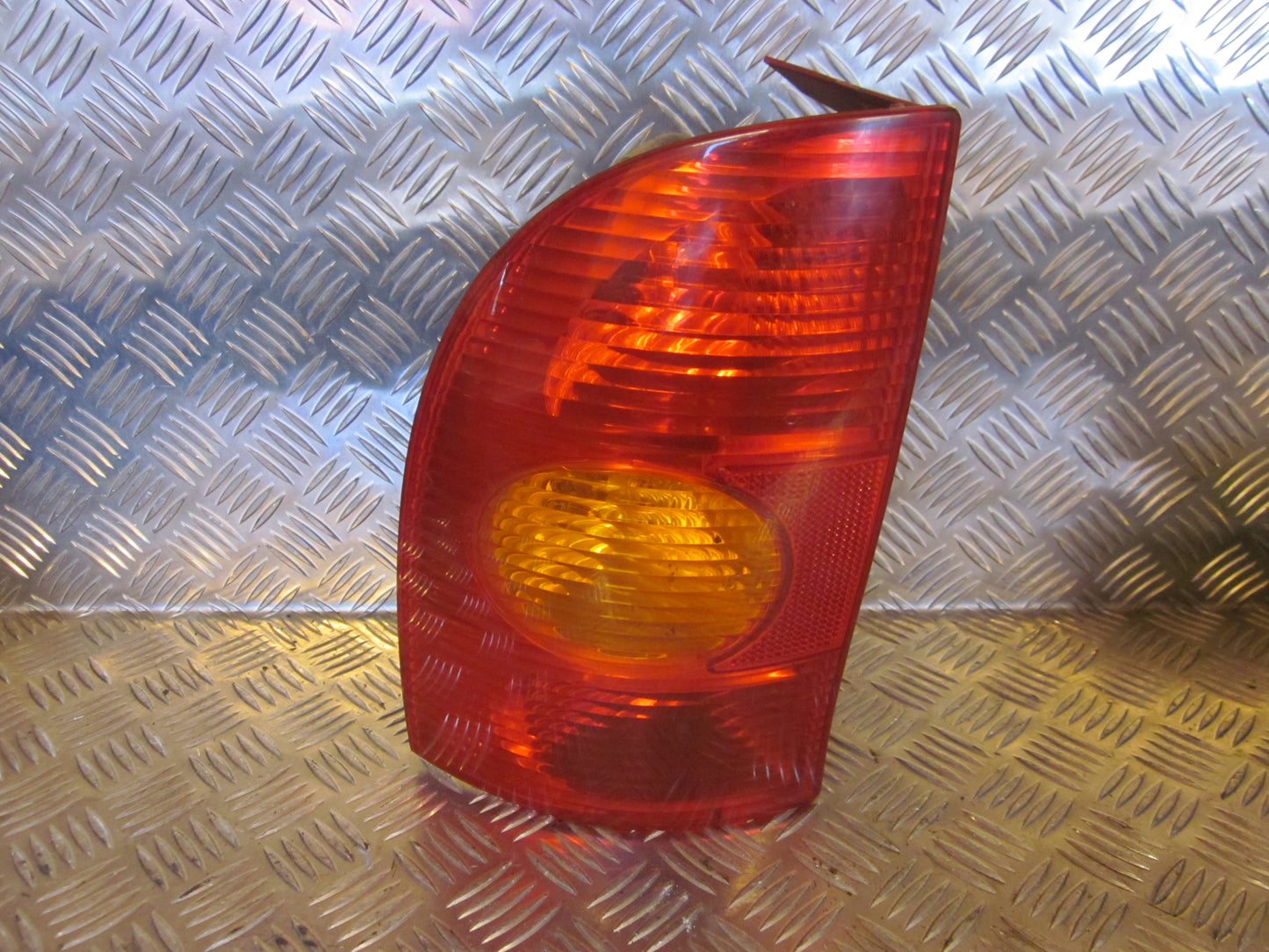 Renault Megane Baglygte Med OEM Nr. Ophugger Fra Renault Ophugger