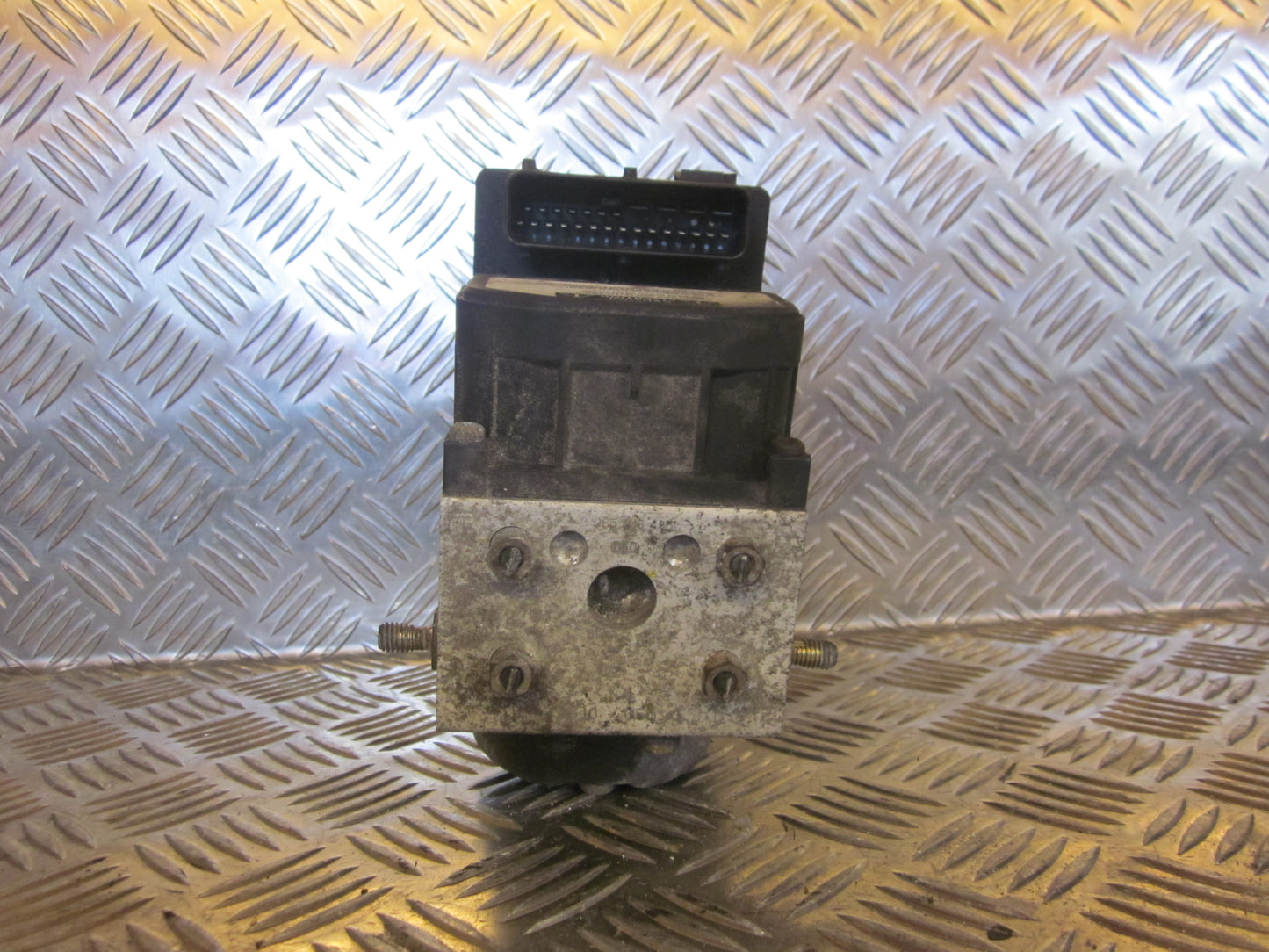Toyota Avensis Abs Pumpe Med OEM Nr. 0273004229 Fra Toyota Ophugger
