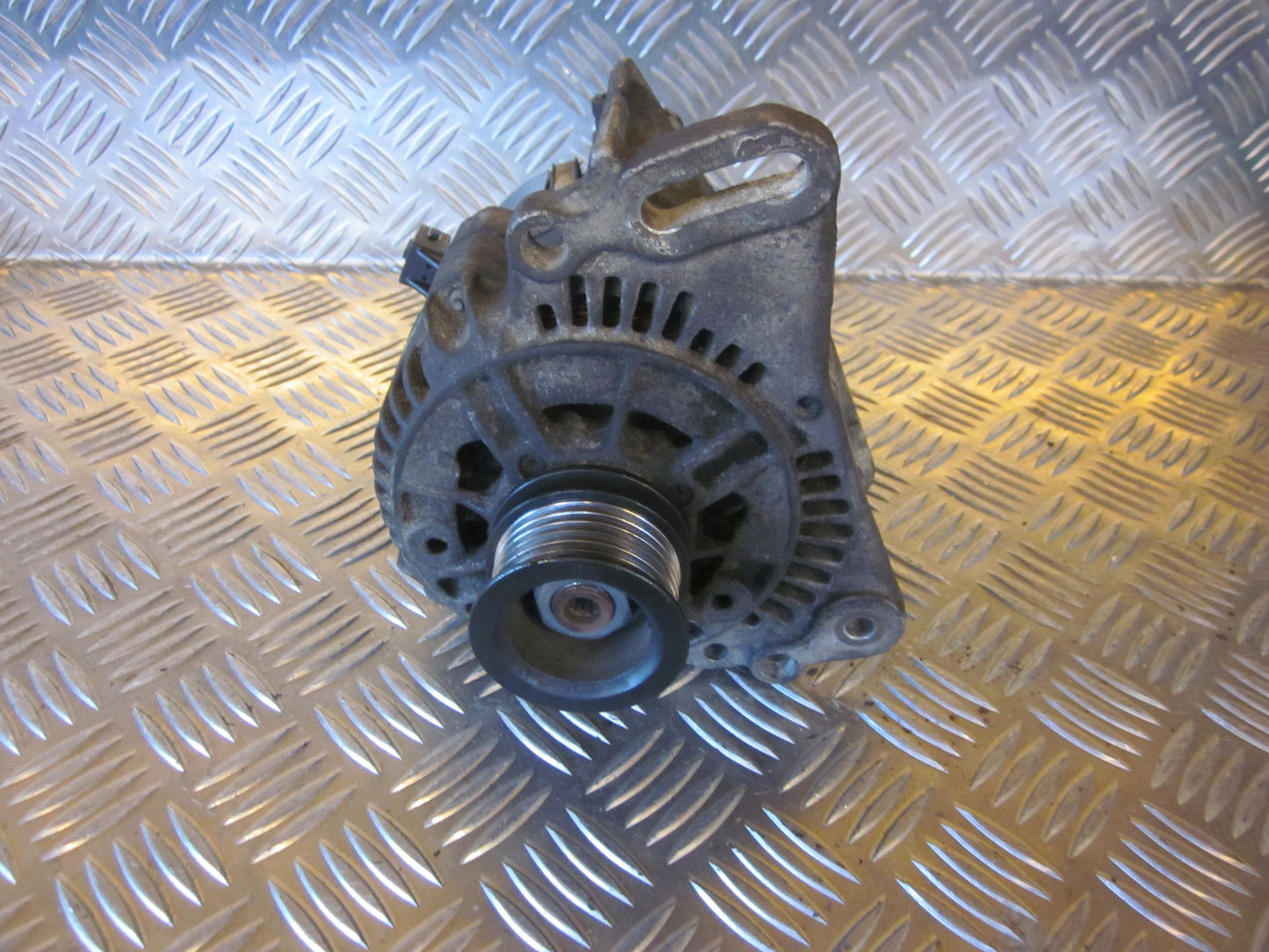 VW Passat Generator Med OEM Nr. 0986038070 Fra VW Ophugger