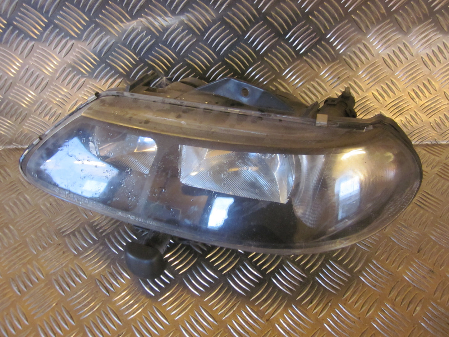 Renault Laguna Forlygte Med OEM Nr. Ophugger Fra Renault Ophugger