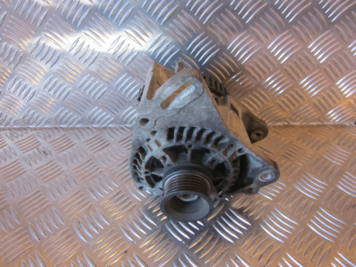 VW Golf 3 1H Generator Med OEM Nr. 090903023EX Fra VW Ophugger