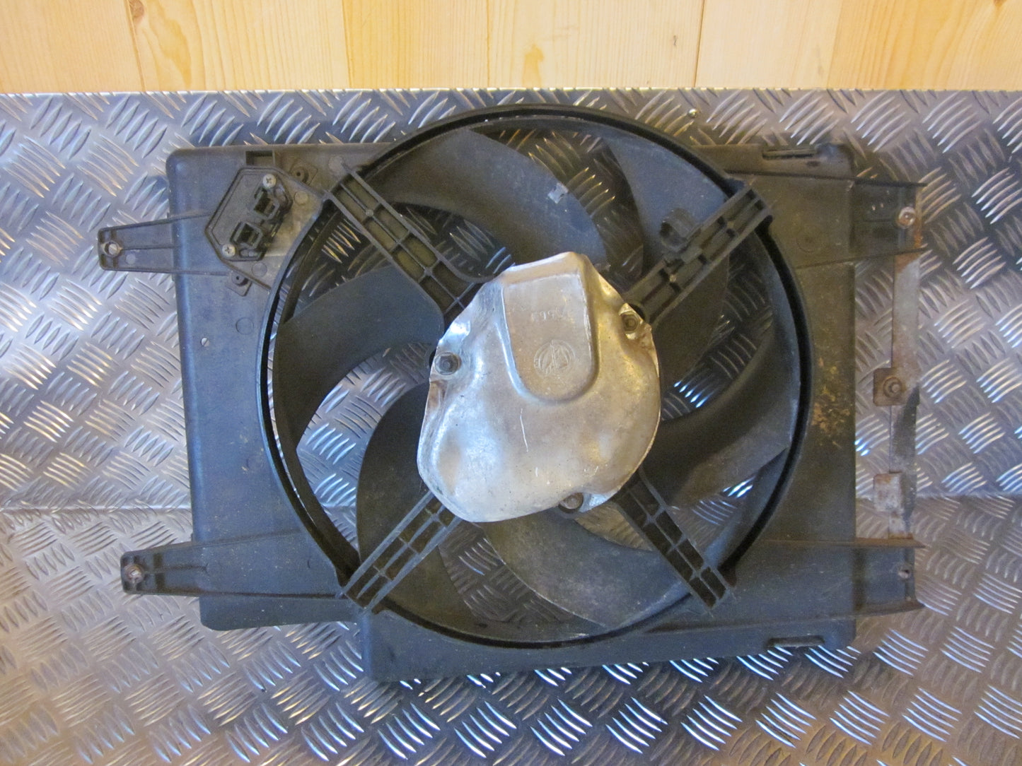 Alfa Romeo Alfa 156 Kølerblæser El Med OEM Nr. 0265216401 Fra Alfa Romeo Ophugger