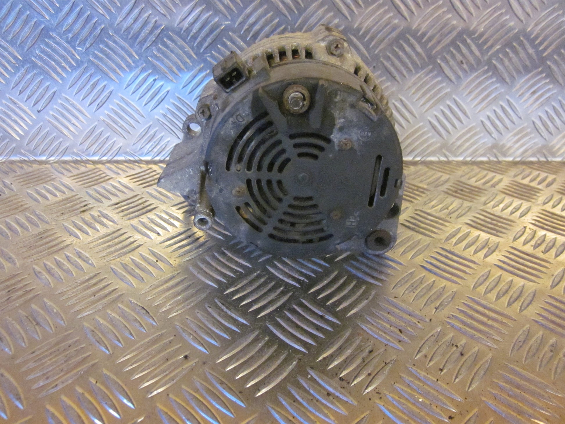 Fiat Punto Generator Med OEM Nr. CA890IR Fra Fiat Ophugger