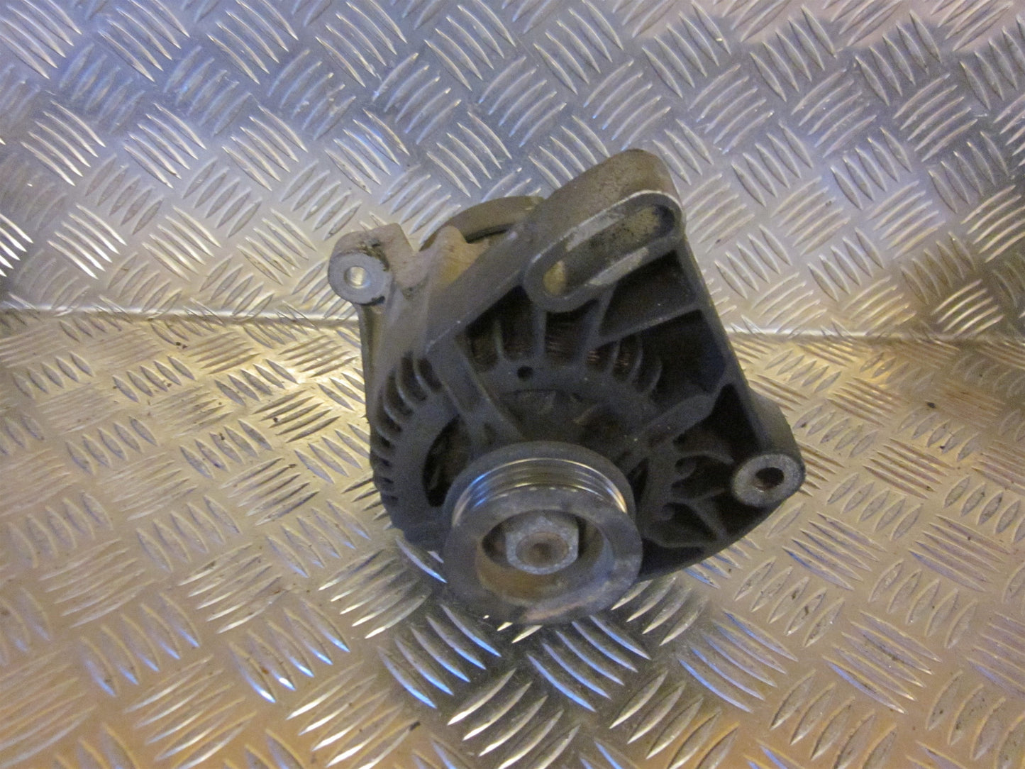 Fiat Punto Generator Med OEM Nr. CA890IR Fra Fiat Ophugger