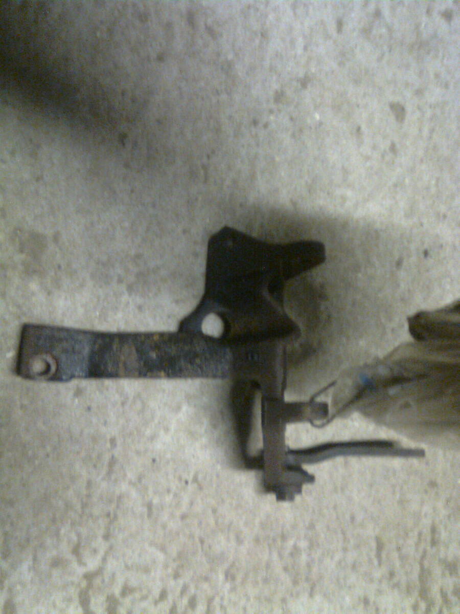 Ford Escort MK.5/Orion Generatorbeslag Med OEM Nr. Ophugger Fra Ford Ophugger