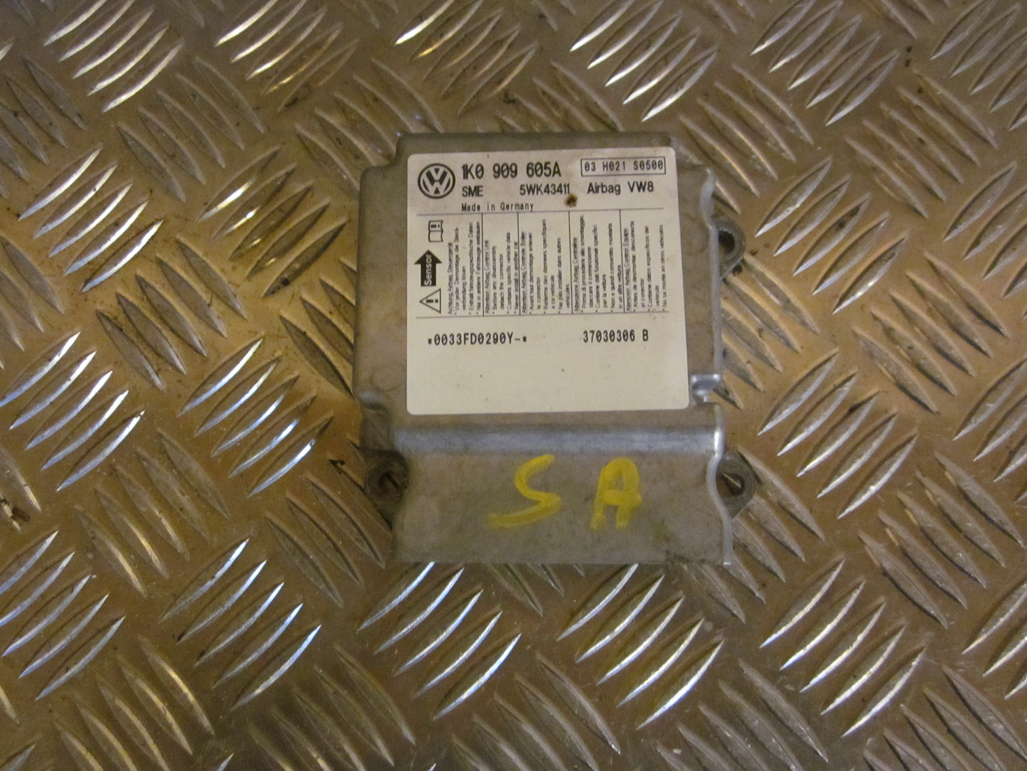 VW Golf 5 1K Airbag Elboks Med OEM Nr. 1KO909605A Fra VW Ophugger