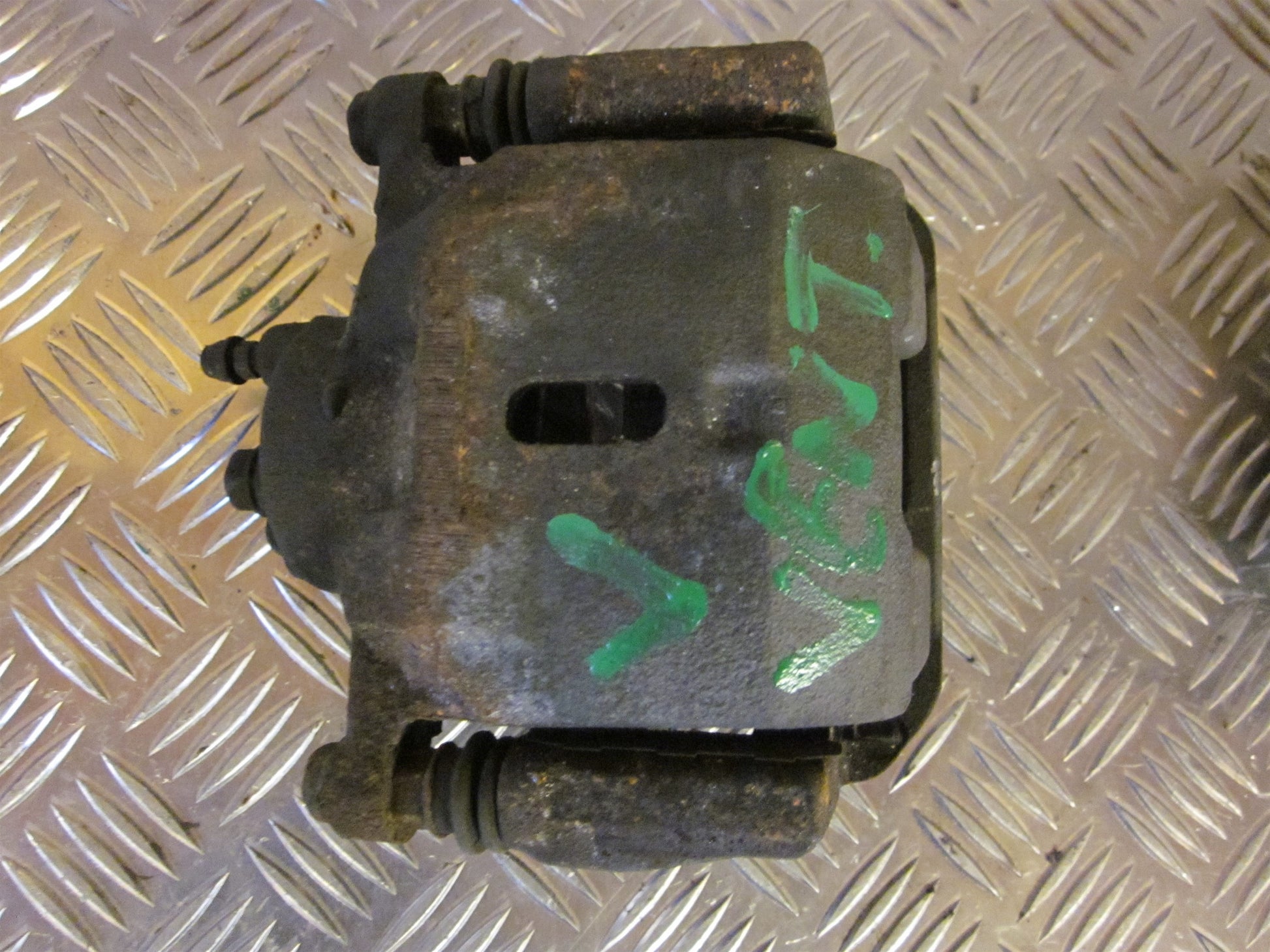 Toyota Yaris Verso Bremsekaliber VF Med OEM Nr. Ophugger Fra Toyota Ophugger