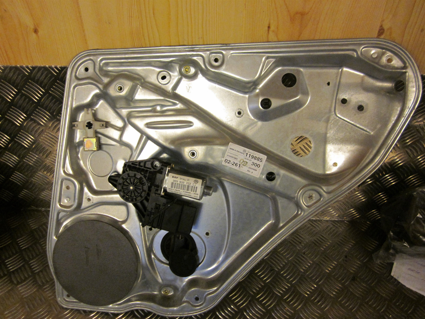 VW Passat 3B Rudemotor - Rudehejs Med OEM Nr. 3B9839752CJ Fra VW Ophugger