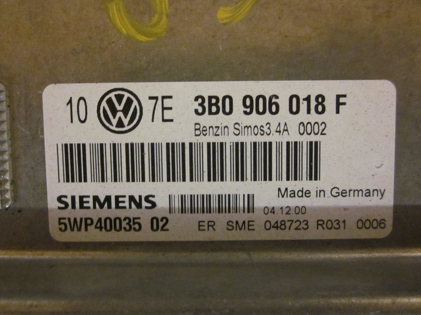 VW Passat 3B Motorstyring - Motorstyreboks - Injection Elboks Med OEM Nr. Ophugger Fra VW Ophugger