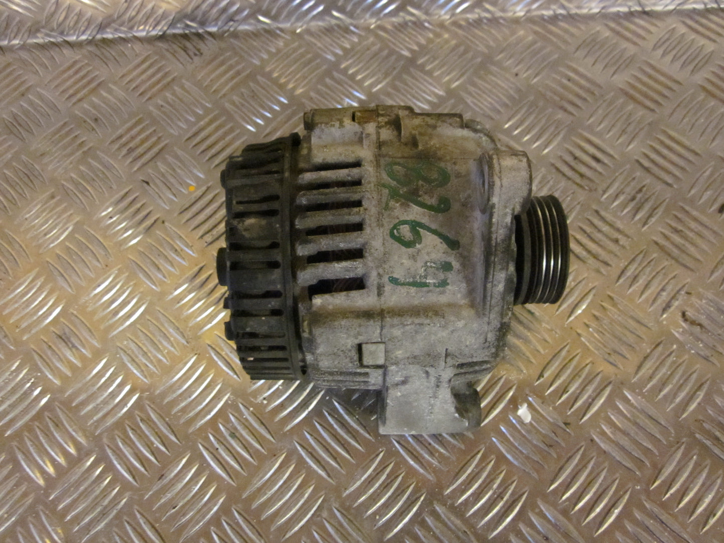 Peugeot 306 Generator Med OEM Nr. 95667743 Fra Peugeot Ophugger
