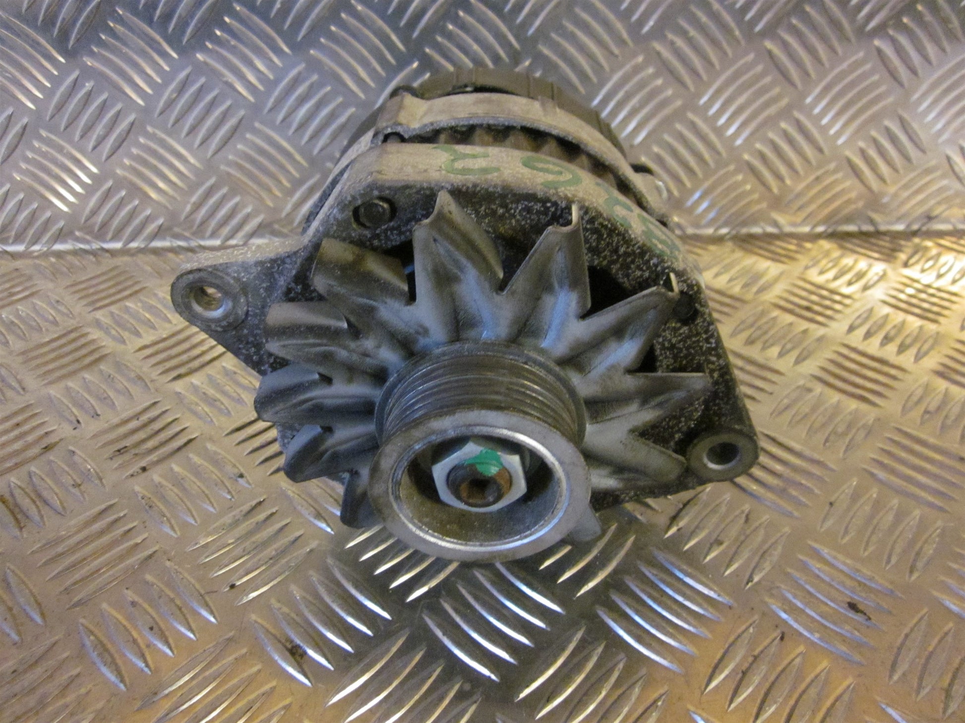 Volvo 440/460 Generator Med OEM Nr. 9031311 Fra Volvo Ophugger
