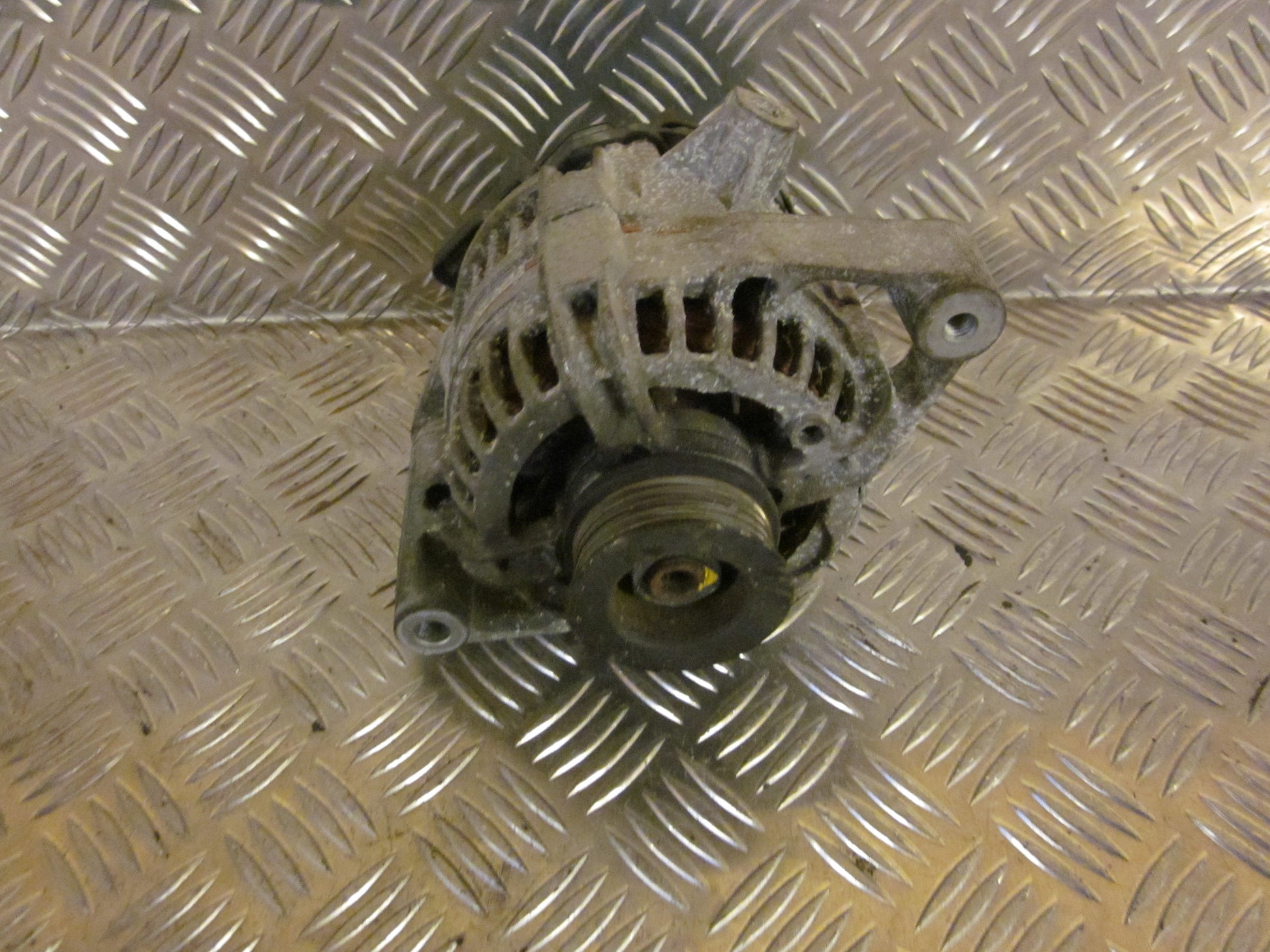 Opel Astra G Generator Med OEM Nr. CA1391IR Fra Opel Ophugger