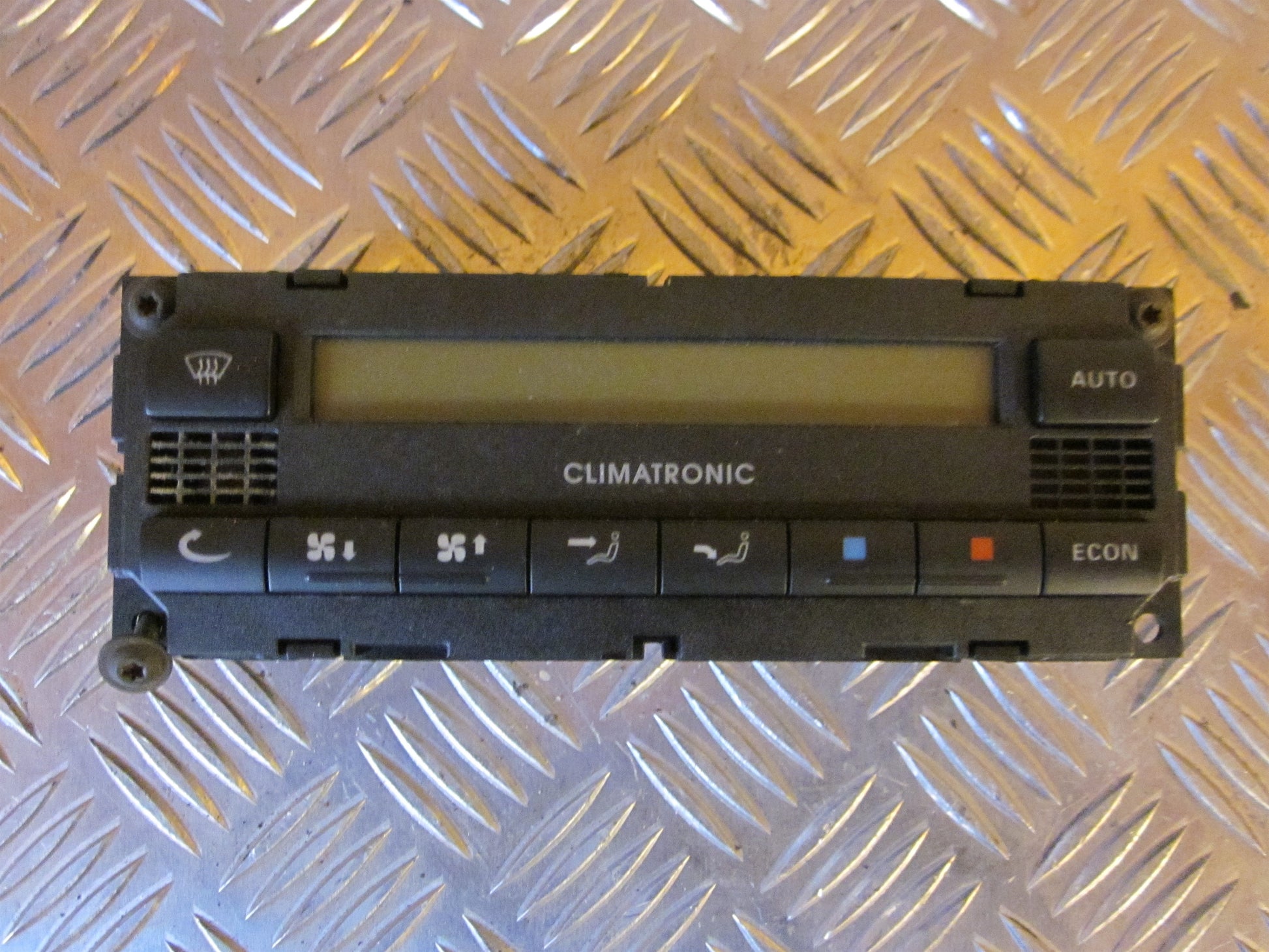 Skoda Octavia Varmeregulering Med OEM Nr. 1U1907044A Fra Skoda Ophugger