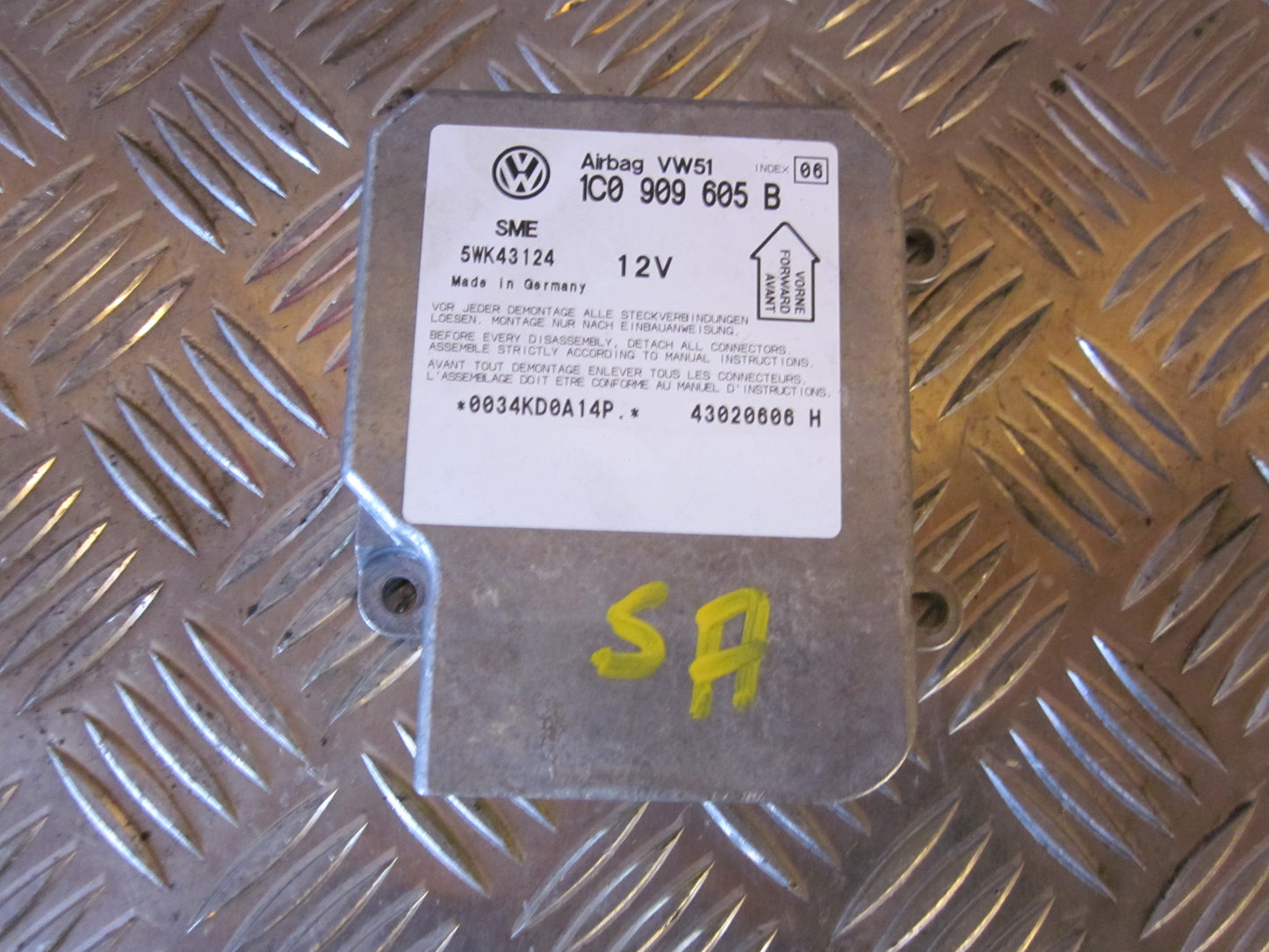 VW Passat 3B Airbag Elboks Med OEM Nr. Ophugger Fra VW Ophugger
